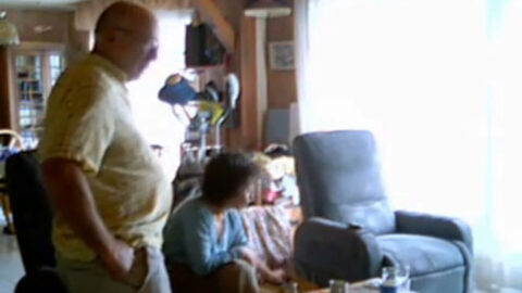 Amateur daughter giving her aging father a taboo blowjob on worn couch